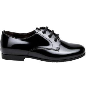 Zapato blucher inglés en piel con brillo y con cierre de cordones y suela de goma