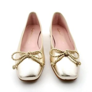 Bailarina En Piel Con Adorno De Cordón Y Tacón De 1cm