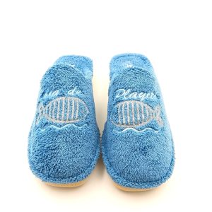 Zapatilla de casa abierta de toalla con adorno de pez con brillantes