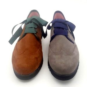 Zapato vestir en ante bicolor con cierre de cordón y con suela Eva