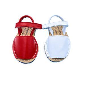 Menorquina o avarcas en napa piel flexibles.