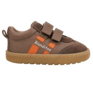 Zapatilla Deportiva En Napa Piel Con Cierre De Velcro Blanditos